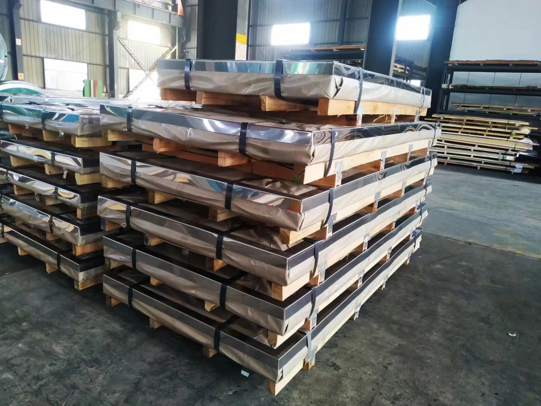 tôle en acier inoxydable Poli 304 laminée à chaud avec 0,3 mm 6 mm et 28,0 x 106 Psi Module d'élasticité