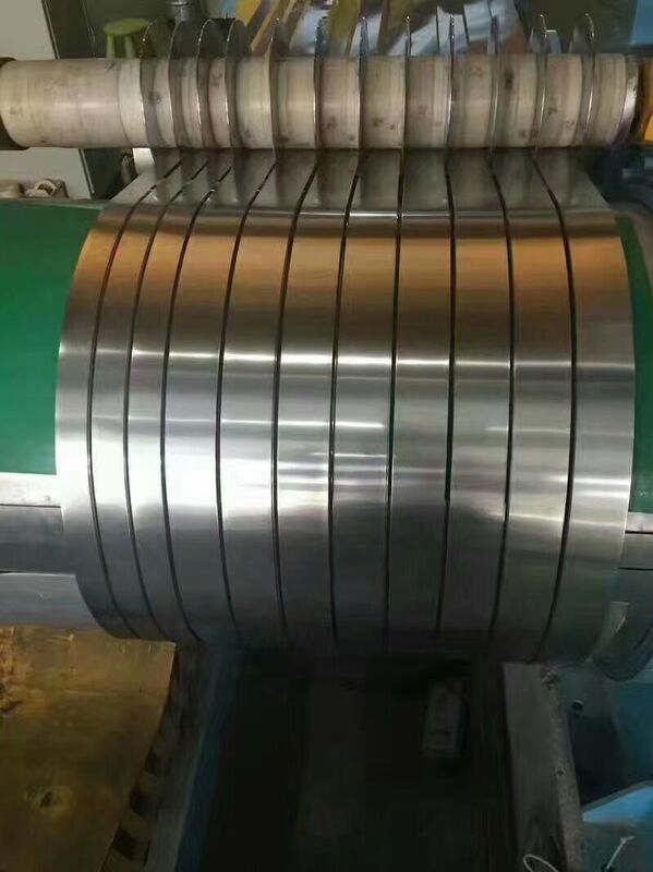 Largeur 2,4 m bobine en acier laminée à froid apparence nettoyée conçue pour la fabrication industrielle et l'ingénierie de précision